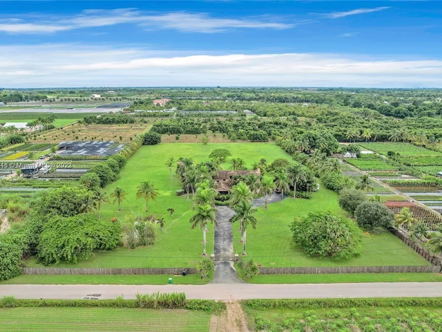 16825 SW 256th St, Homestead FL 33031