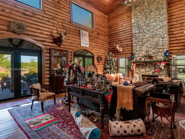 16825 SW 256th St, Homestead FL 33031