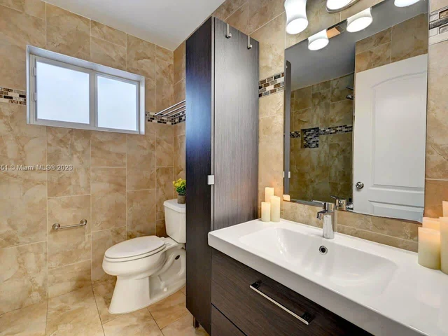 1228 Johnson St, Hollywood FL 33019