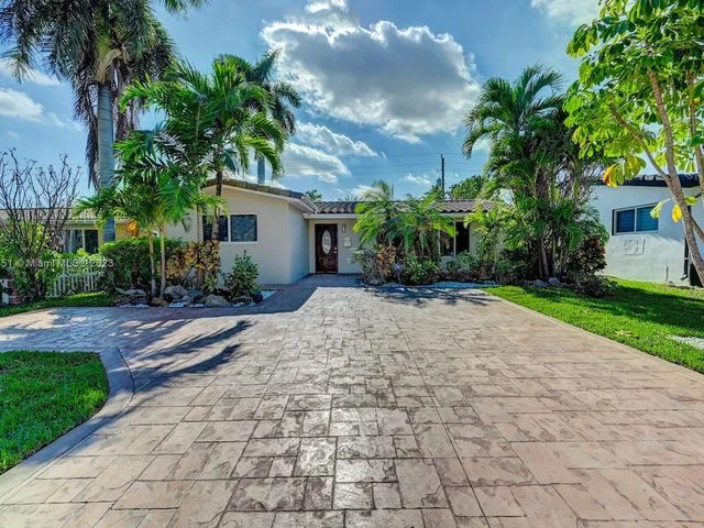 1228 Johnson St, Hollywood FL 33019