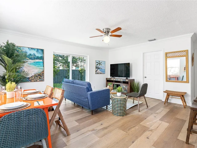 811 SW 4 St # 4, Fort Lauderdale FL 33312