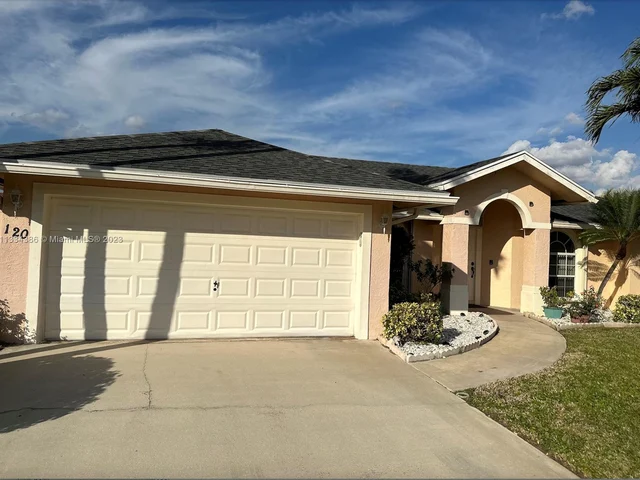 120 Meadow Woode Dr, Royal Palm Beach FL 33411