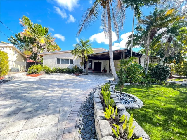 4845 SW 93rd Ct, Miami FL 33165
