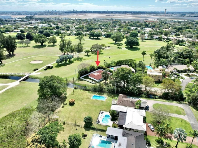 51 Hunting Lodge Ct, Miami Springs FL 33166