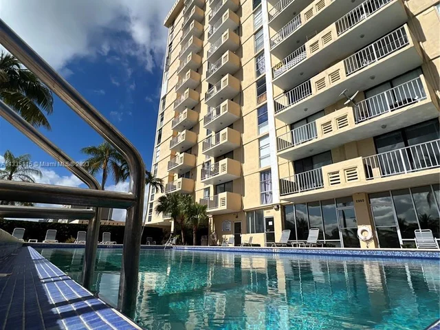 2350 NE 135th St # 704, North Miami FL 33181