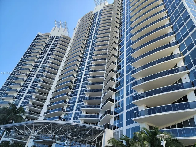 400 Alton Rd # 1905, Miami Beach FL 33139