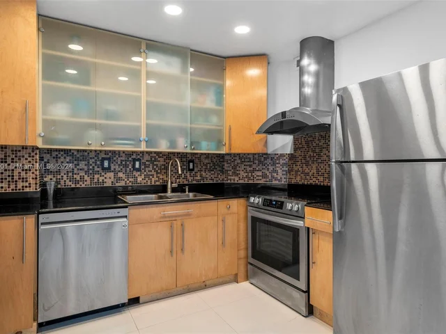 300 Bayview Dr # 210, Sunny Isles Beach FL 33160