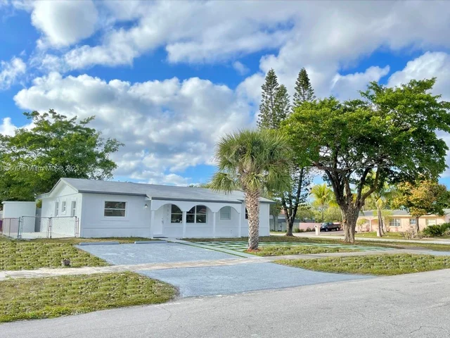 1031 SW 6th Way, Deerfield Beach FL 33441