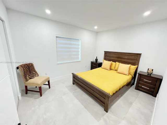 520 NE 135th St, North Miami FL 33161