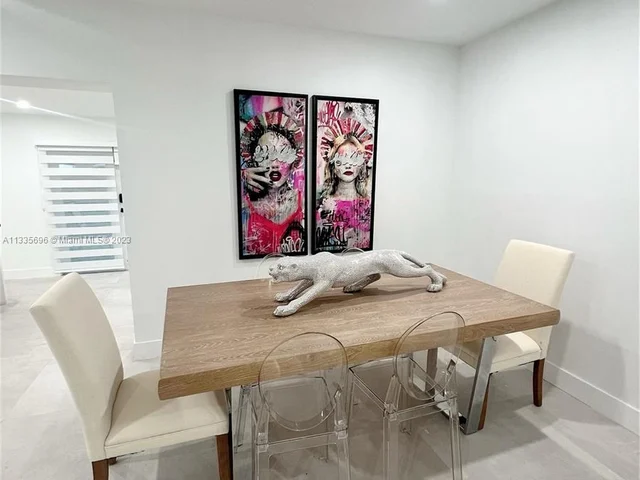 520 NE 135th St, North Miami FL 33161