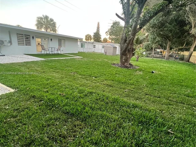 520 NE 135th St, North Miami FL 33161