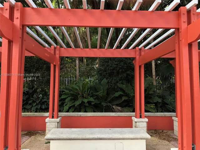 255 Sunrise Dr # 305, Key Biscayne FL 33149