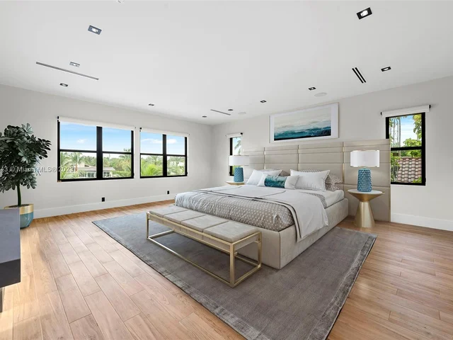 461 Poinciana Dr, Hallandale Beach FL 33009