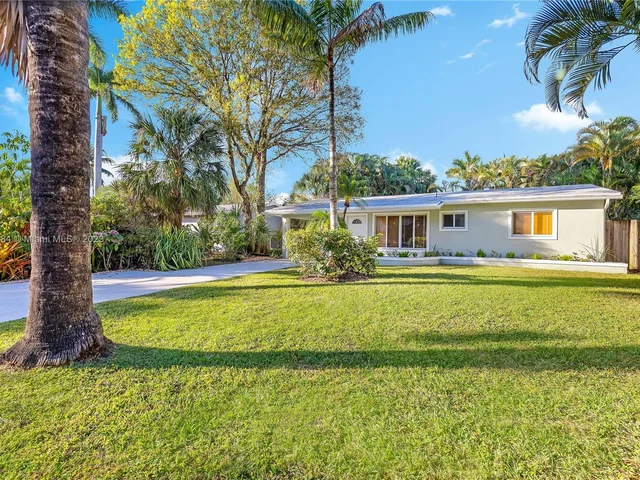 325 NE 30th St, Wilton Manors FL 33334