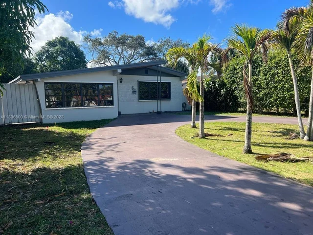 1610 NE 175th St, North Miami Beach FL 33162
