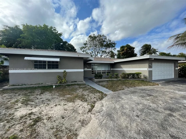 451 SW 29th Ter, Fort Lauderdale FL 33312