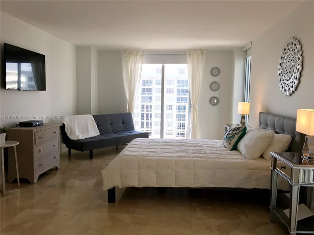 5701 Collins Ave # 1415, Miami Beach FL 33140