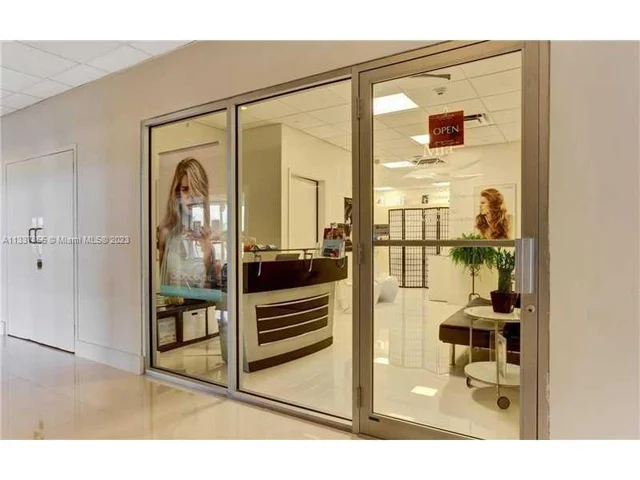 5701 Collins Ave # 1415, Miami Beach FL 33140