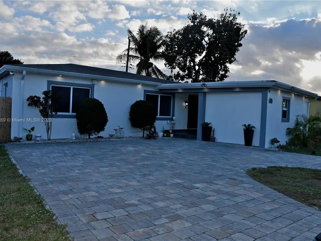 6428 Mayo St, Hollywood FL 33023