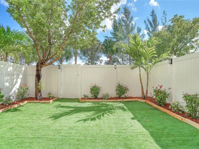 9271 W 32nd Ln # 9271, Hialeah FL 33018