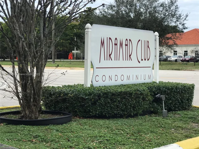 3199 Foxcroft Rd # 101, Miramar FL 33025