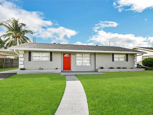 4806 Pine Knott Ln, West Palm Beach FL 33417