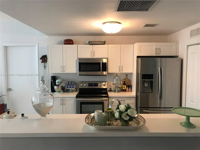 3131 NE 188 St # 806, Aventura FL 33180