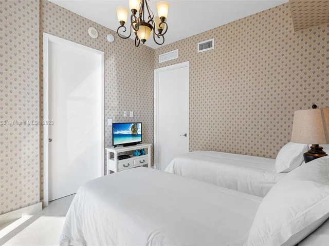 15901 Collins Ave # 902, Sunny Isles Beach FL 33160