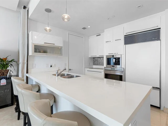 15901 Collins Ave # 902, Sunny Isles Beach FL 33160