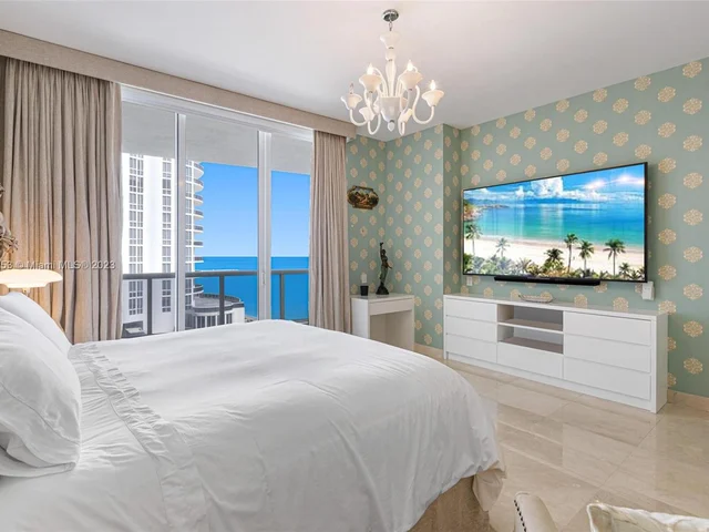 15901 Collins Ave # 902, Sunny Isles Beach FL 33160