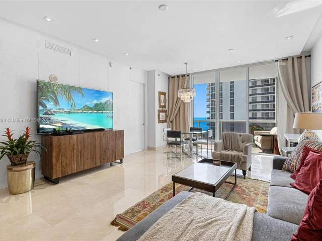 15901 Collins Ave # 902, Sunny Isles Beach FL 33160