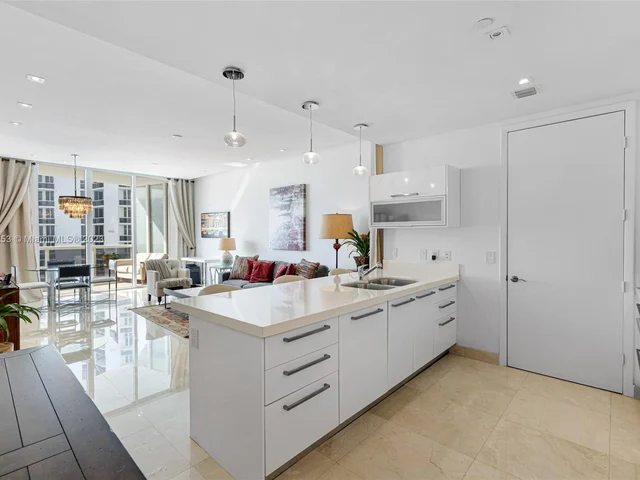 15901 Collins Ave # 902, Sunny Isles Beach FL 33160