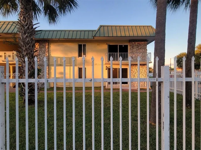 505 NW 177th St # 103, Miami Gardens FL 33169