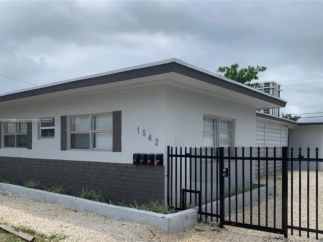 1542 NE 109th St # 4, Miami FL 33161