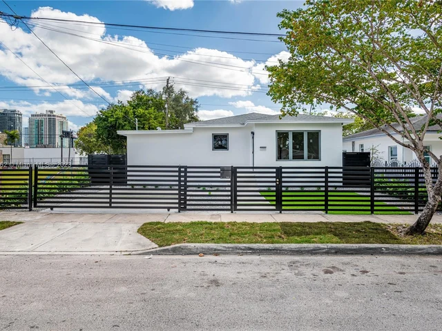 30 NW 41st St, Miami FL 33127