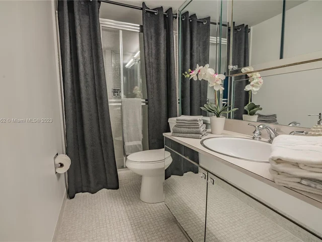 2030 S Ocean Dr # 2112, Hallandale Beach FL 33009