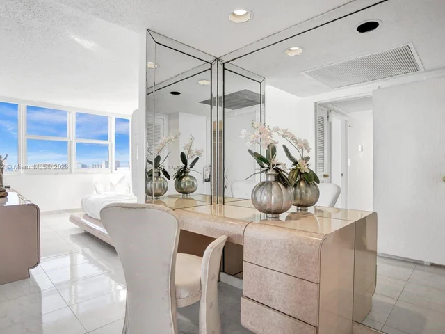 2030 S Ocean Dr # 2112, Hallandale Beach FL 33009