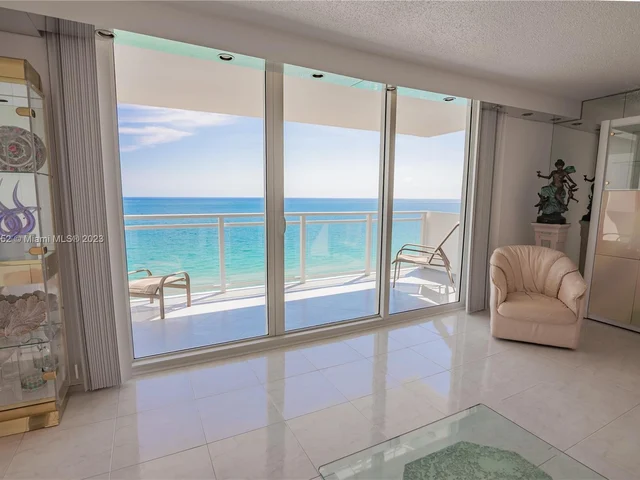 2030 S Ocean Dr # 2112, Hallandale Beach FL 33009