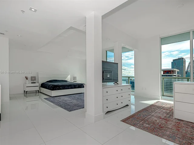 244 Biscayne Blvd # 4907, Miami FL 33132