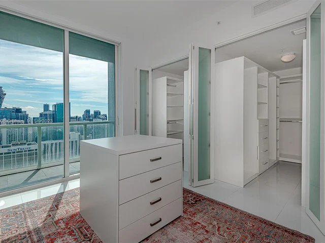 244 Biscayne Blvd # 4907, Miami FL 33132