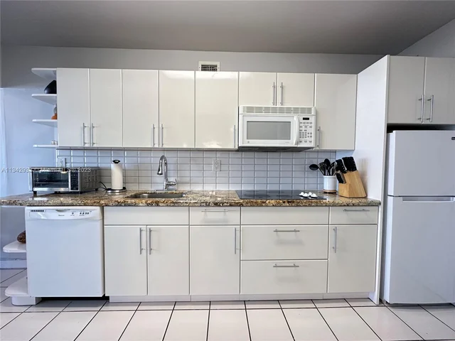 100 Lincoln Rd # 1012, Miami Beach FL 33139