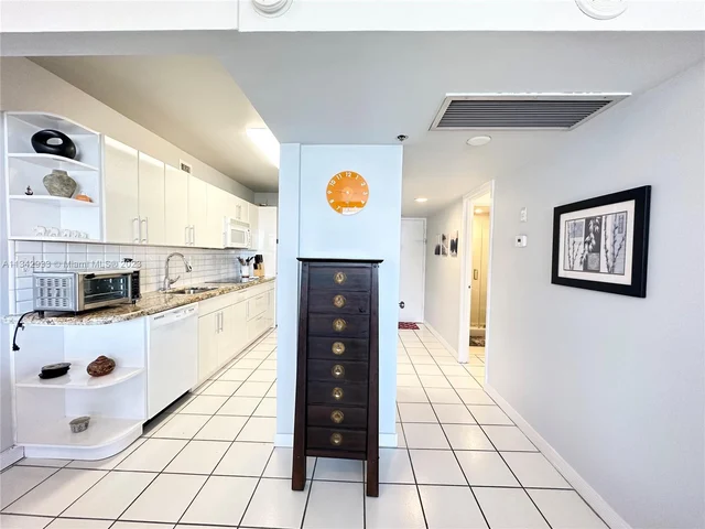 100 Lincoln Rd # 1012, Miami Beach FL 33139