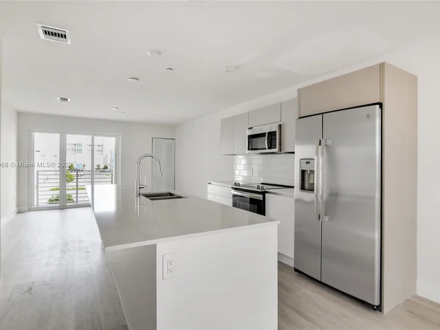 2555 NE 193rd St # 2209, Miami FL 33180