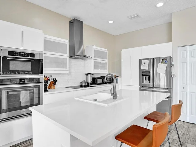 3819 SW 51st St # 3819, Hollywood FL 33312