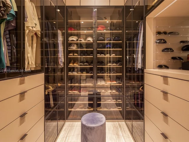 2821 S Bayshore Dr, Miami FL 33133