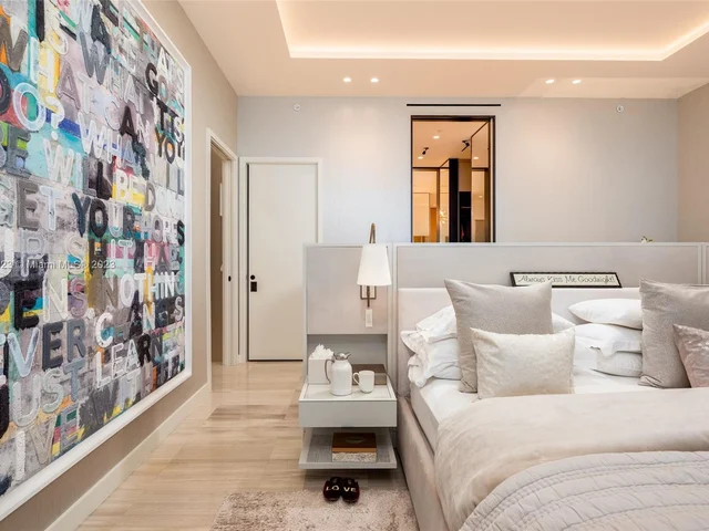 2821 S Bayshore Dr, Miami FL 33133