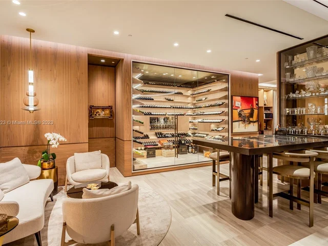 2821 S Bayshore Dr, Miami FL 33133