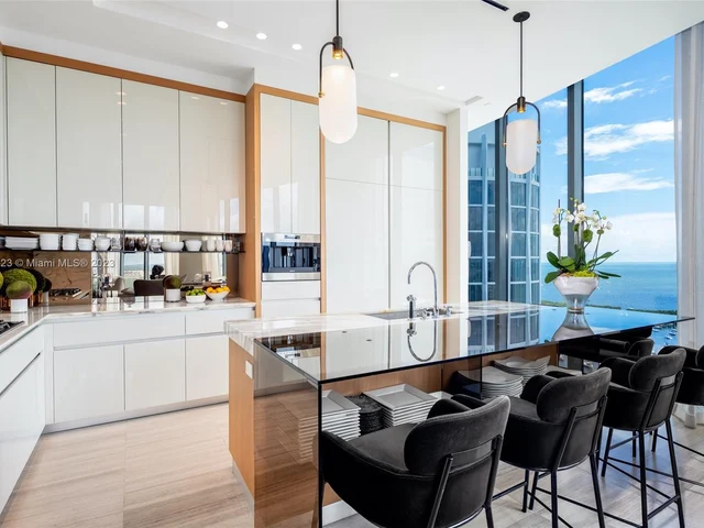 2821 S Bayshore Dr, Miami FL 33133