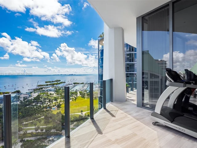 2821 S Bayshore Dr, Miami FL 33133