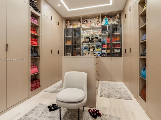 2821 S Bayshore Dr, Miami FL 33133